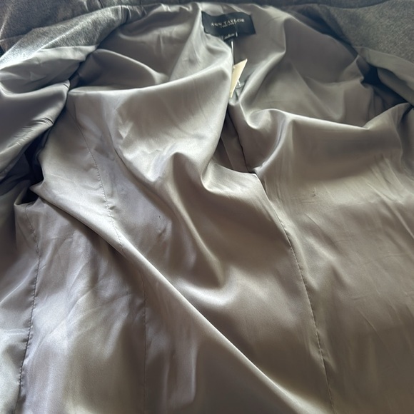 Ann Taylor heather gray goose down puffer zipper jacket. Shawl collar NWT. Large - Picture 9 of 9